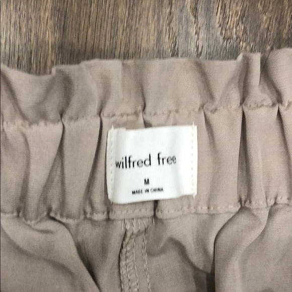 Aritzia Wilfred Free Jessica Short Size M - Picture 8 of 10